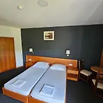 Houston 3* Radovljica