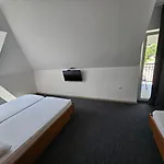 Guest house Houston 3*