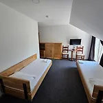 Houston 3* Radovljica