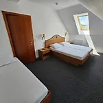 Guest house Houston 3*