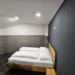 Houston Guest house 3*