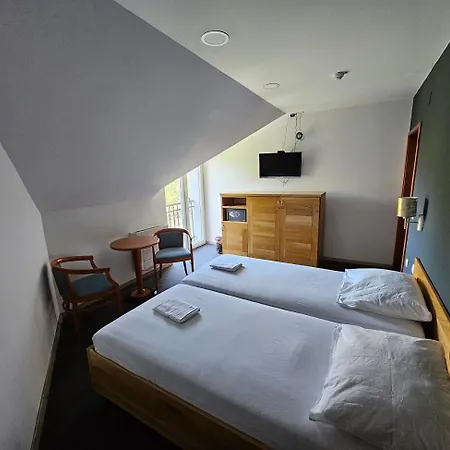 Houston 3* Radovljica